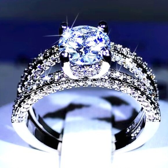 🆕 2Pc Stunning 2.10 Ctw Micro Pave Engagement / Wedding Set In18k White Gold 🆕 - Picture 2 of 6